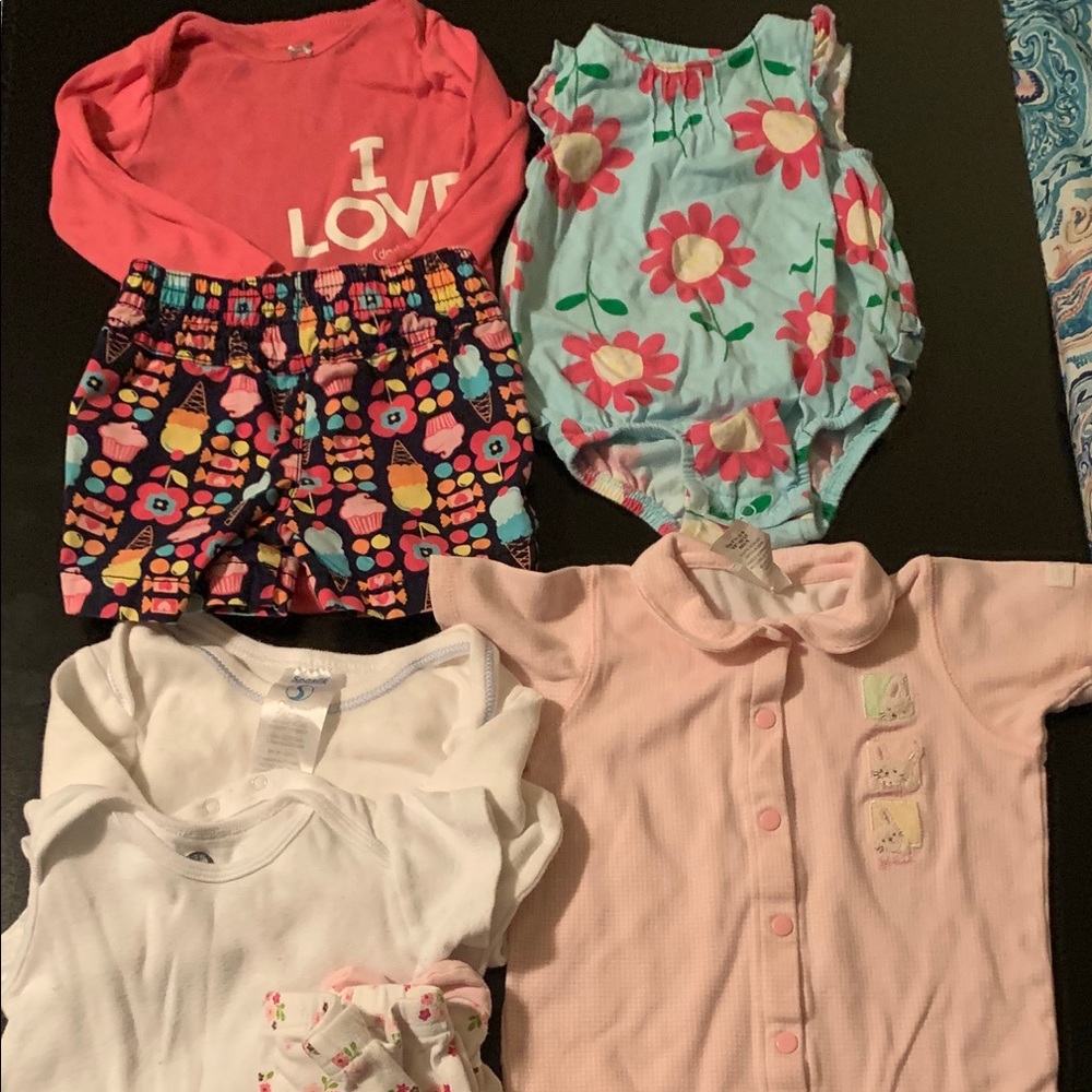 Lot of 7 pieces. Size 9 mos.